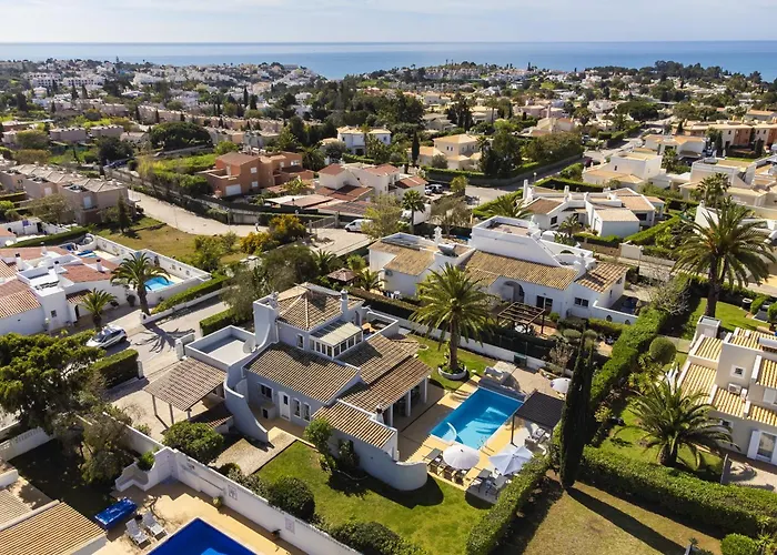 At Walking Distance From Center And Beach! Villa Carvoeiro (Lagoa)