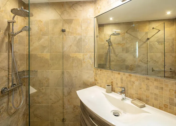 Villa At Walking Distance From Center And Beach! Carvoeiro (Lagoa)