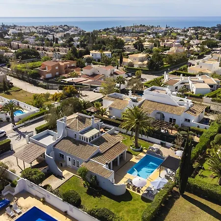 At Walking Distance From Center And Beach! Villa Carvoeiro (Lagoa)