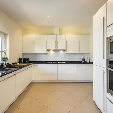 At Walking Distance From Center And Beach! Carvoeiro (Lagoa)